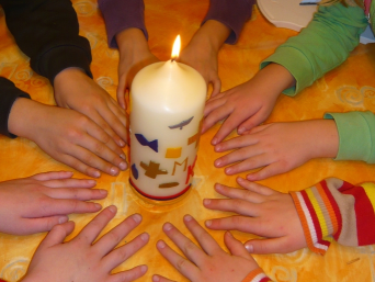 Neue Angebote: Kinderkirche - Familiengottesdienste - KiKo (c) pfarrbriefservice Neue Angebote: Kinderkirche - Familiengottesdienste - KiKo