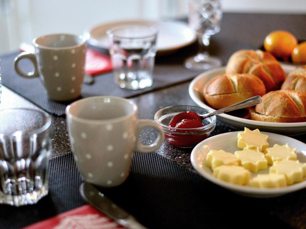 Frühstück für Alleinstehende in Kleinenbroich (c) pfarrbriefservice Frühstück für Alleinstehende in Kleinenbroich
